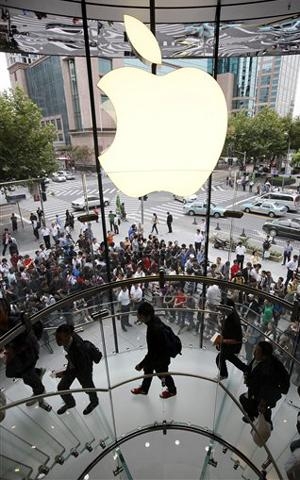 Apple обвинили в безразличии к экологии и здоровью сотрудников